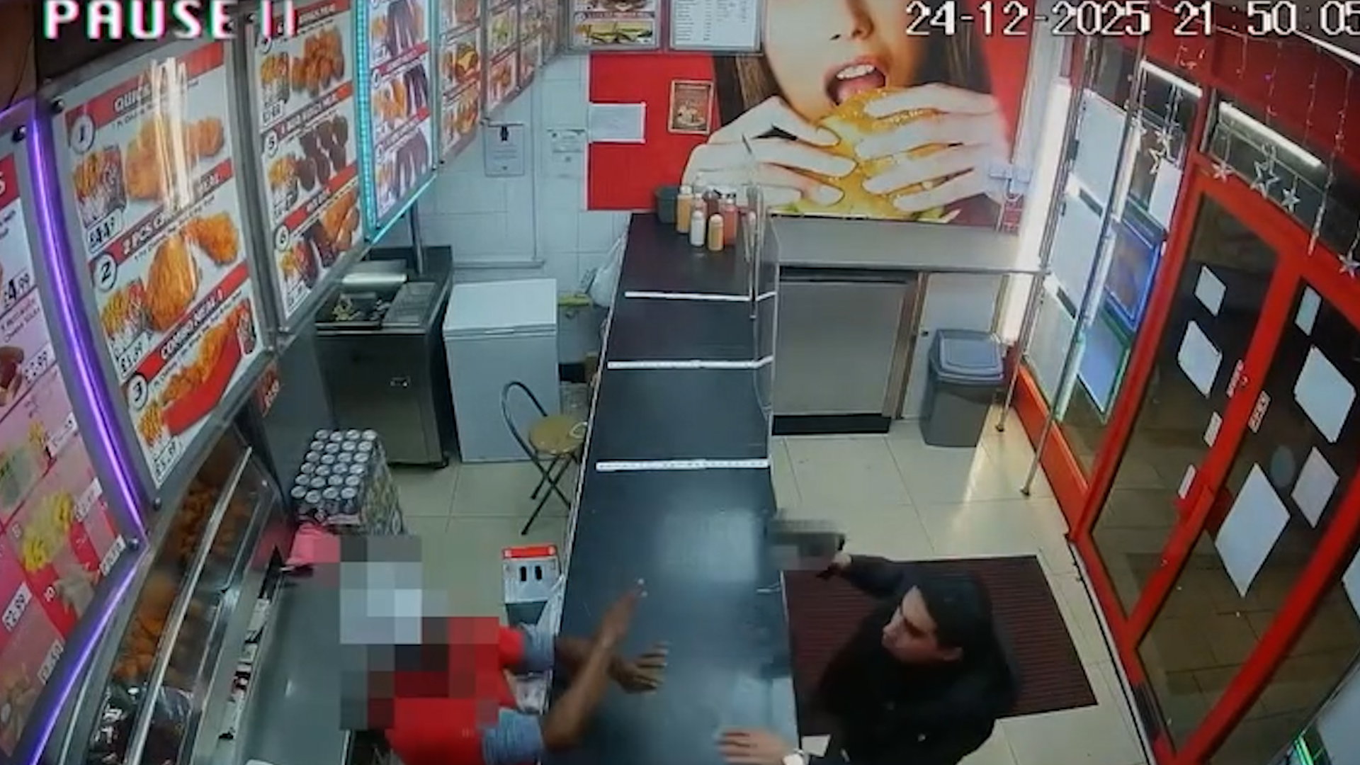 Man threatened to kill chicken shop worker over garlic sauce mix-up