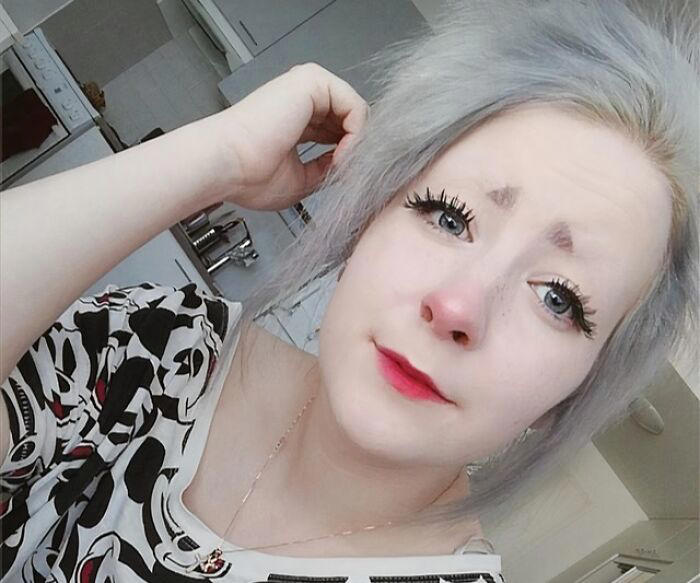 49 Crazy Eyebrows Seeming To Live Their Own Lives On Someone’s Face