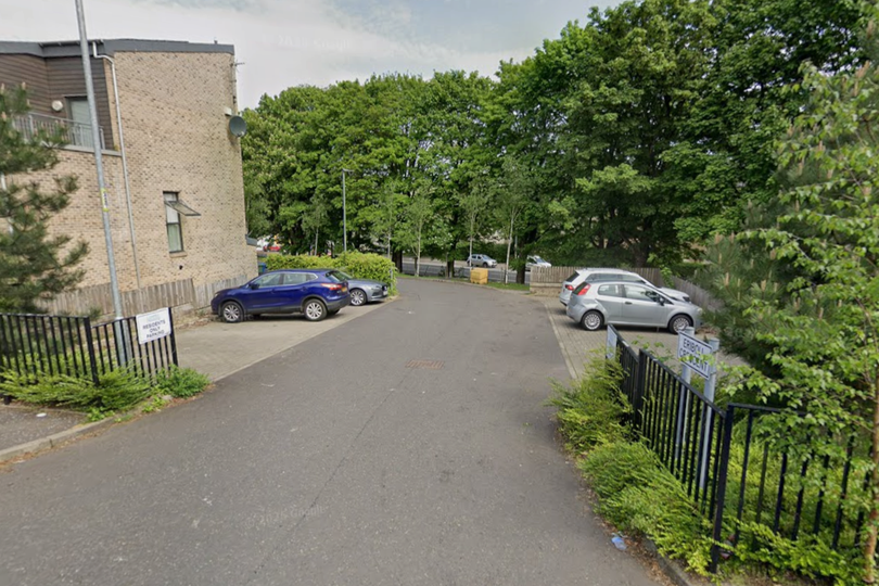 Man attacked on north Glasgow street and rushed to hospital as police ...