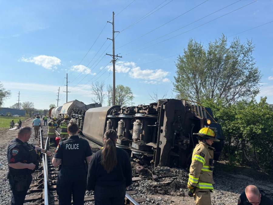 Train derailment in Ohio, injuries reported