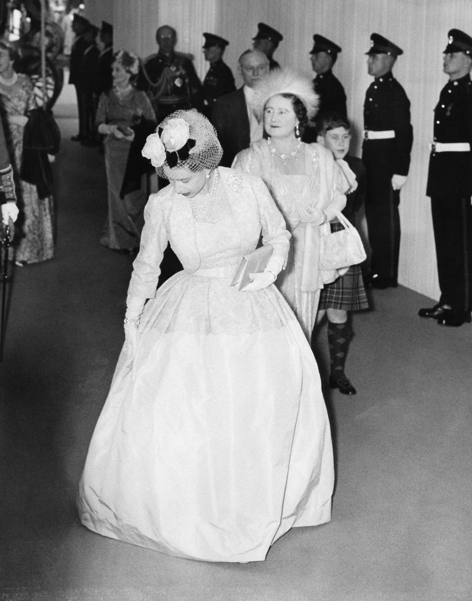 princess margaret wedding dress designer Margaret Whigham married Charles Sweeny in 1933 wearing this Norman  Hartnell designed gown. Hartnell was Queen Elizabeth's favourite designer