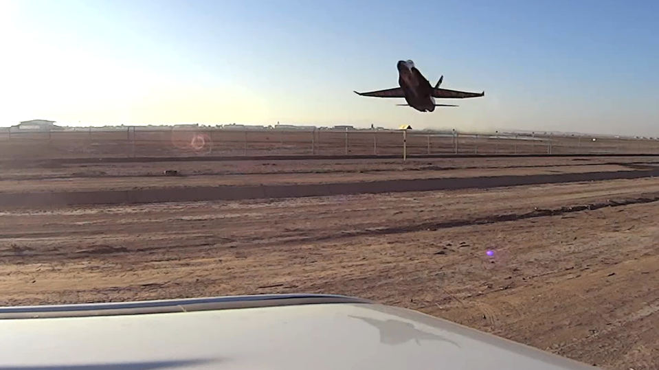 Watch this Navy F-18 scream overhead at 20 feet - 