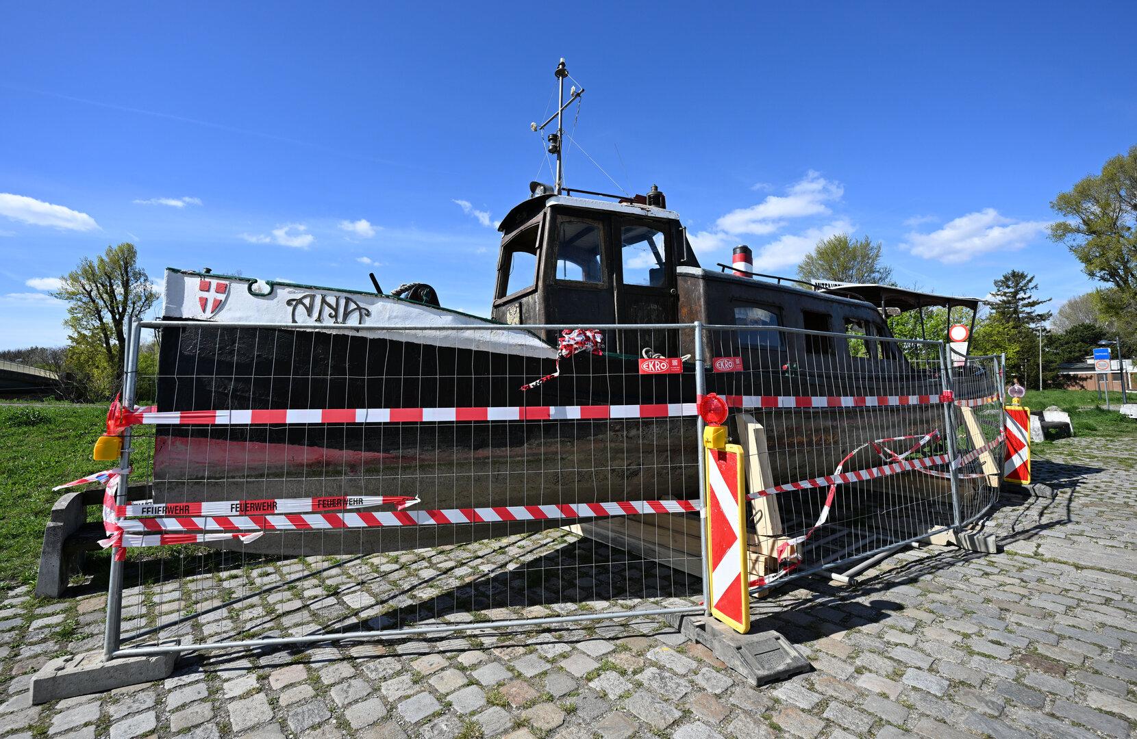Unbekannte sollen Passagierschiff auf Donau versenkt haben