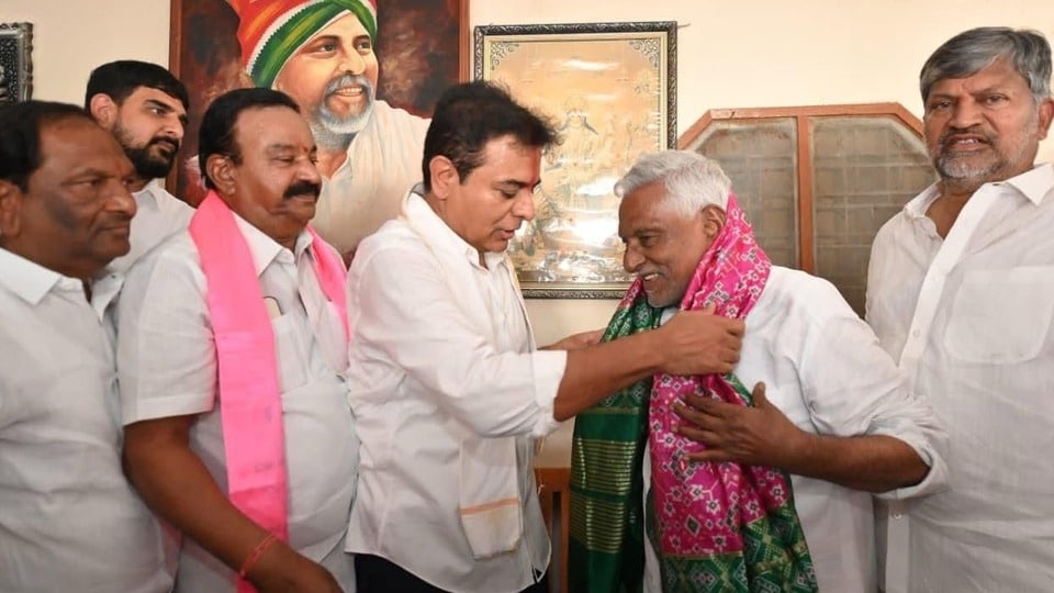 Jeevan Reddy: గులాబీ గూటికి జీవన్ రెడ్డి! పార్టీలోకి ఆహ్వానించిన కేటీఆర్