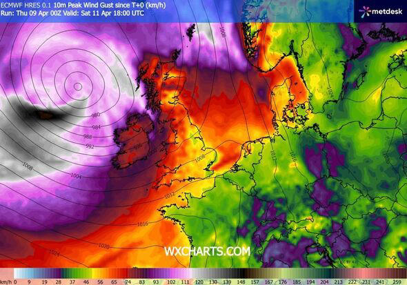 UK storm forecast as 60mph gales and heavy rain threaten to hit Aintree ...