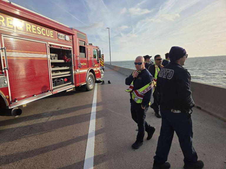 Person rescued after jumping from Monitor Merrimac Memorial Bridge Tunnel