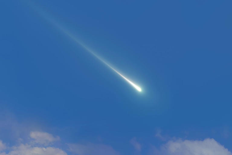 Fireball tears across Philadelphia sky at 30,000 mph before combusting