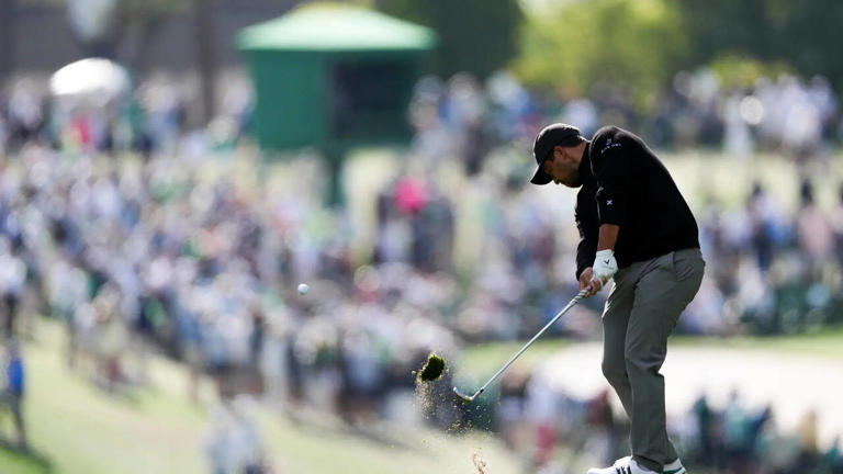 Xander Schauffele's tee shot lands in merchandise bag at Masters
