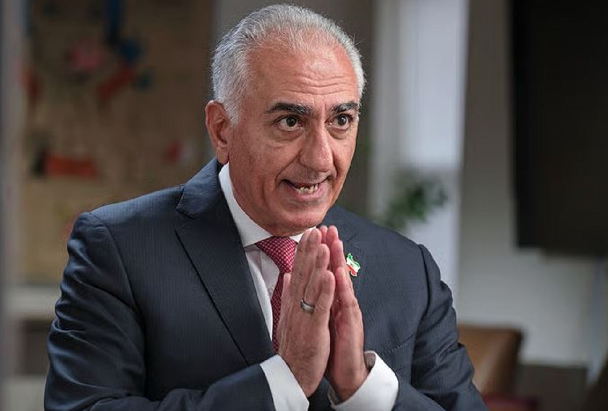 Παχλαβί κατά Στάρμερ: «Να είναι Τσόρτσιλ, όχι Τσάμπερλεν»