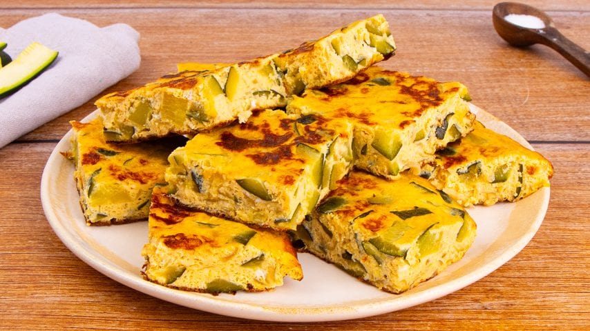 Frittata di zucchine e cipolle: una versione ricca di gusto e facile da ...