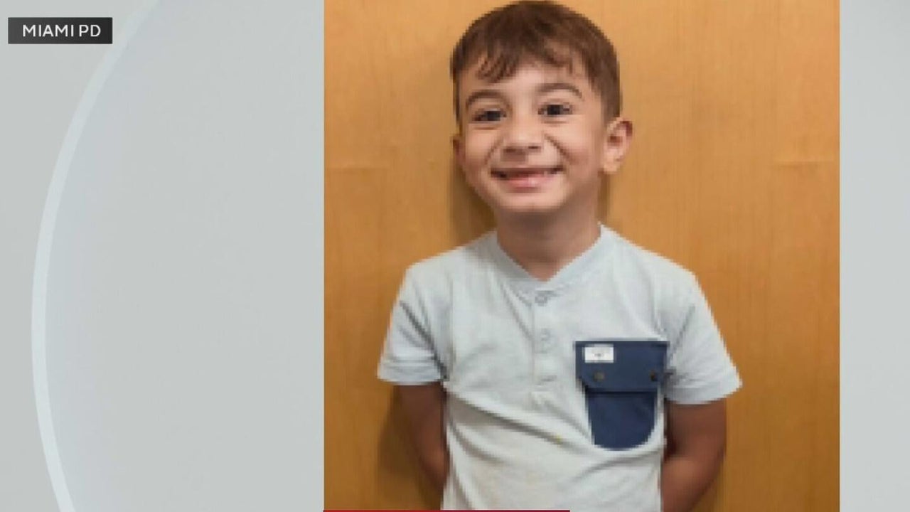Child found wandering alone in Miami late Wednesday night, police say