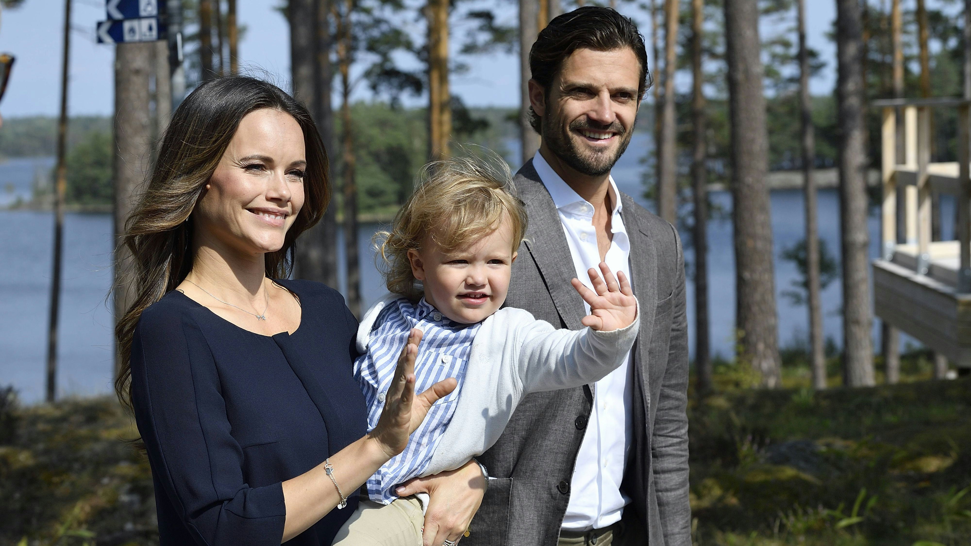 Sofia, Prinz Alexander und Prinz Carl Phillip am Weg zur Einweihung des "Prinz-Alexander-Aussichtspunkts" am (22. August 2018)
