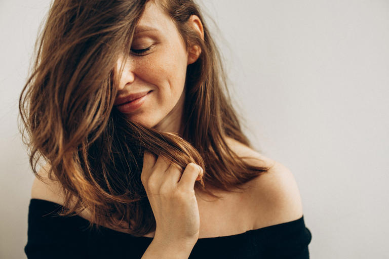 My hair got drier every time I colored my roots—here’s what finally ...