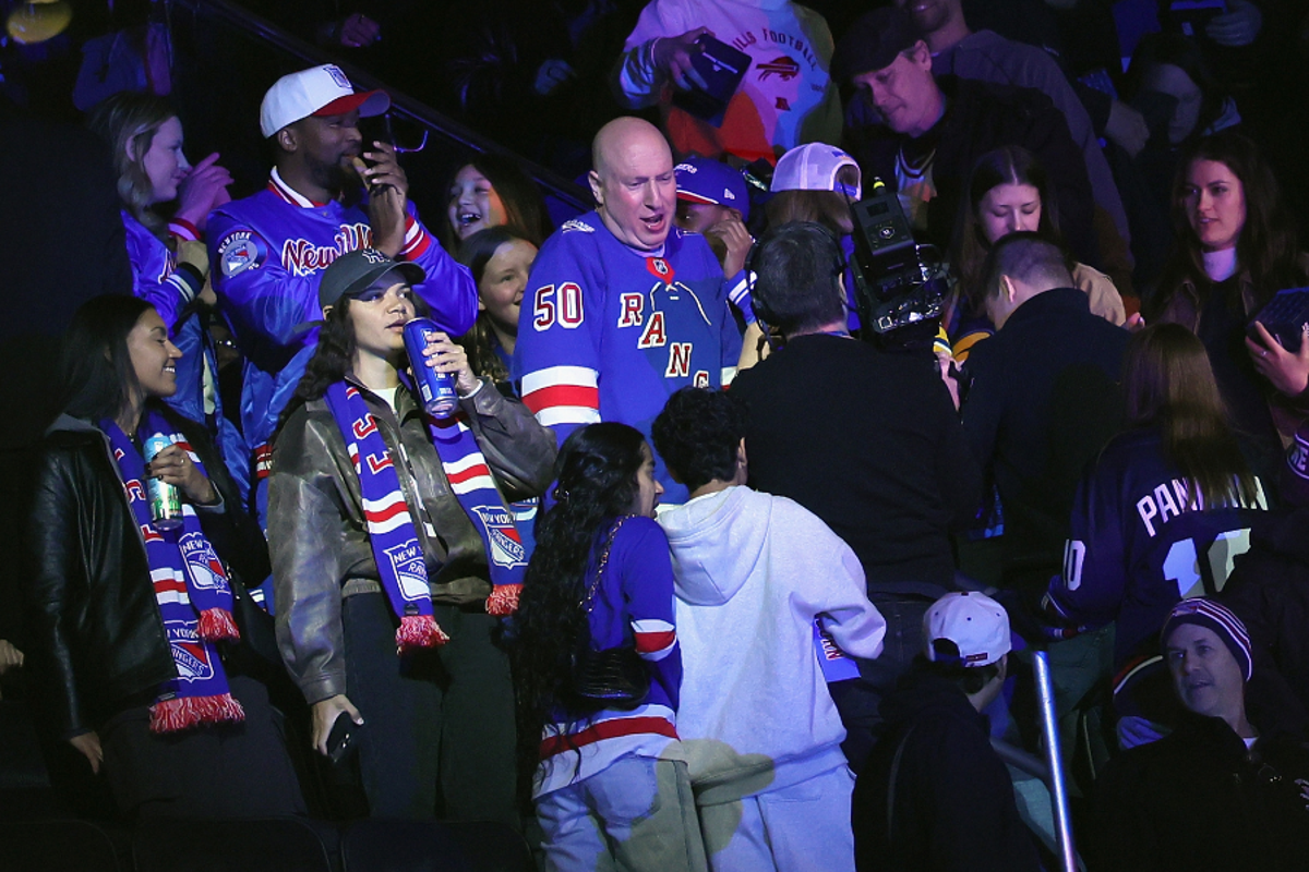MSG honors Rangers’ ‘Dancing Larry’ amid harassment lawsuit