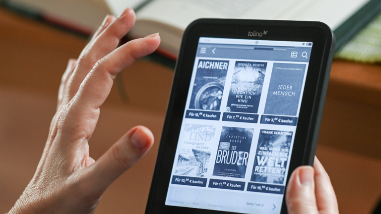 Amazon to disable Kindle Store access for devices older than 2012 ...