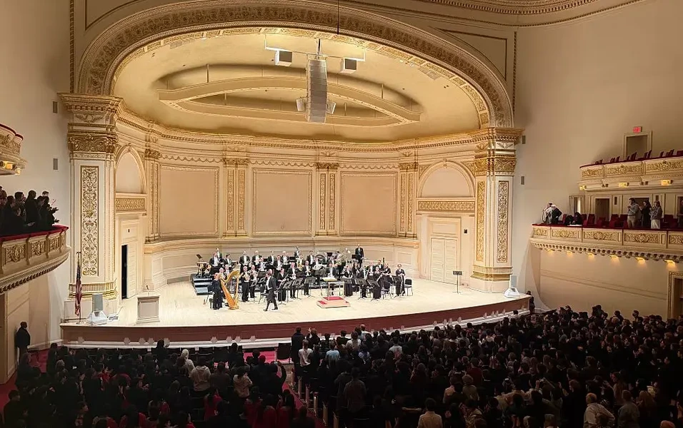 Study finds concert hall colors shape music perception
