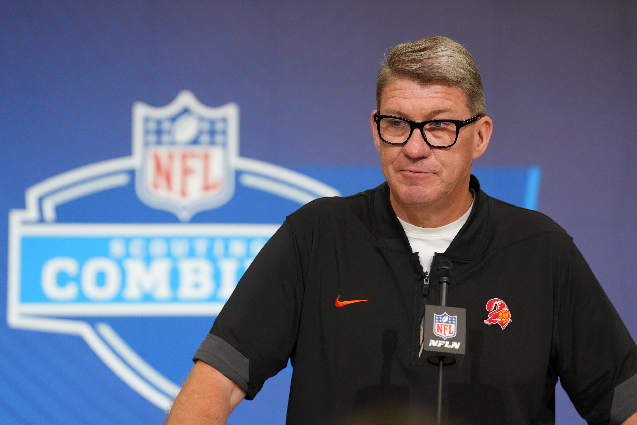 Point-counterpoint: Which position should Bucs double up in the draft?