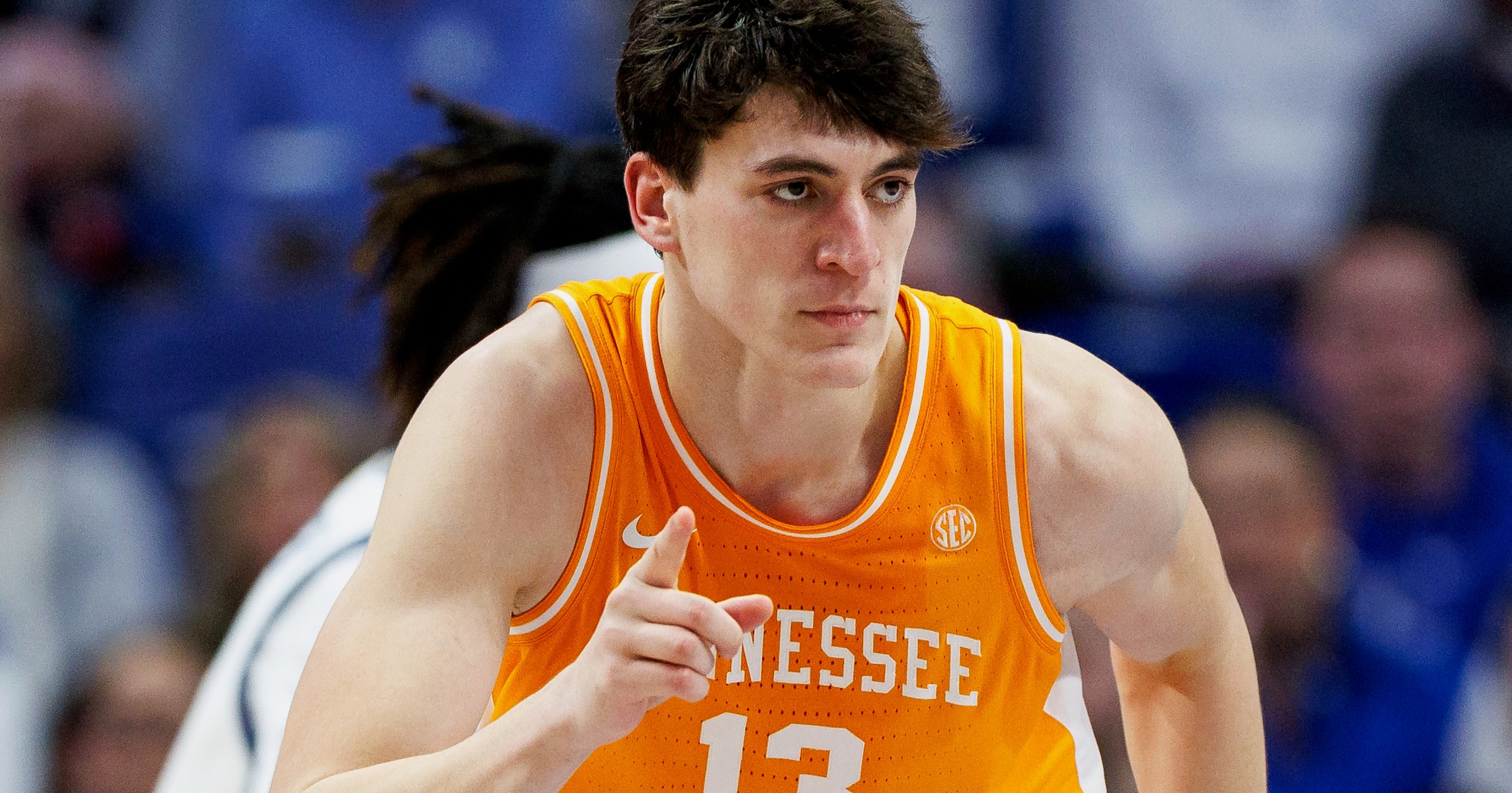 Tennessee transfer JP Estrella commits to Michigan