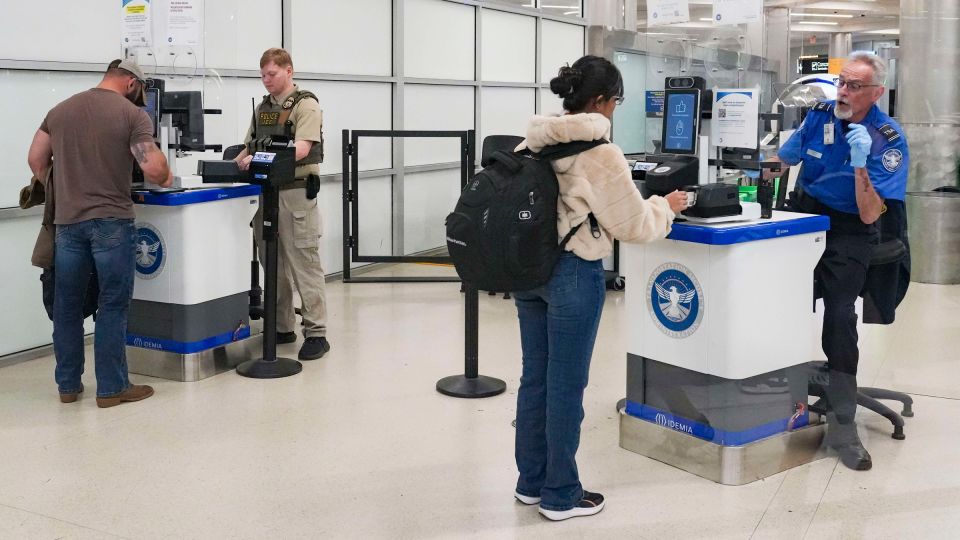 ICE leaving some airport security checkpoints after helping TSA manage ...
