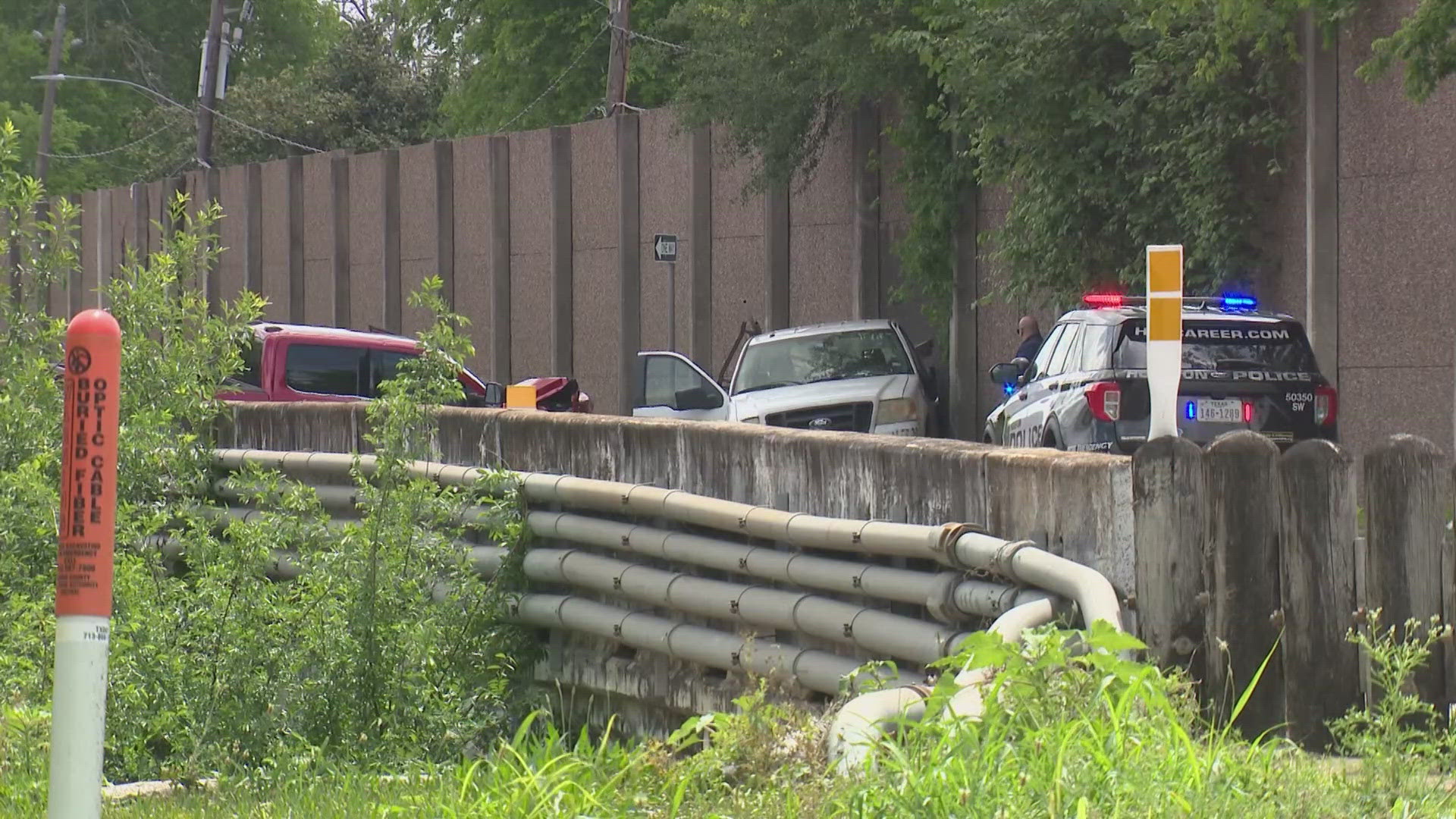 Suspected SW Houston road rage shooting leaves 1 dead, 1 in custody