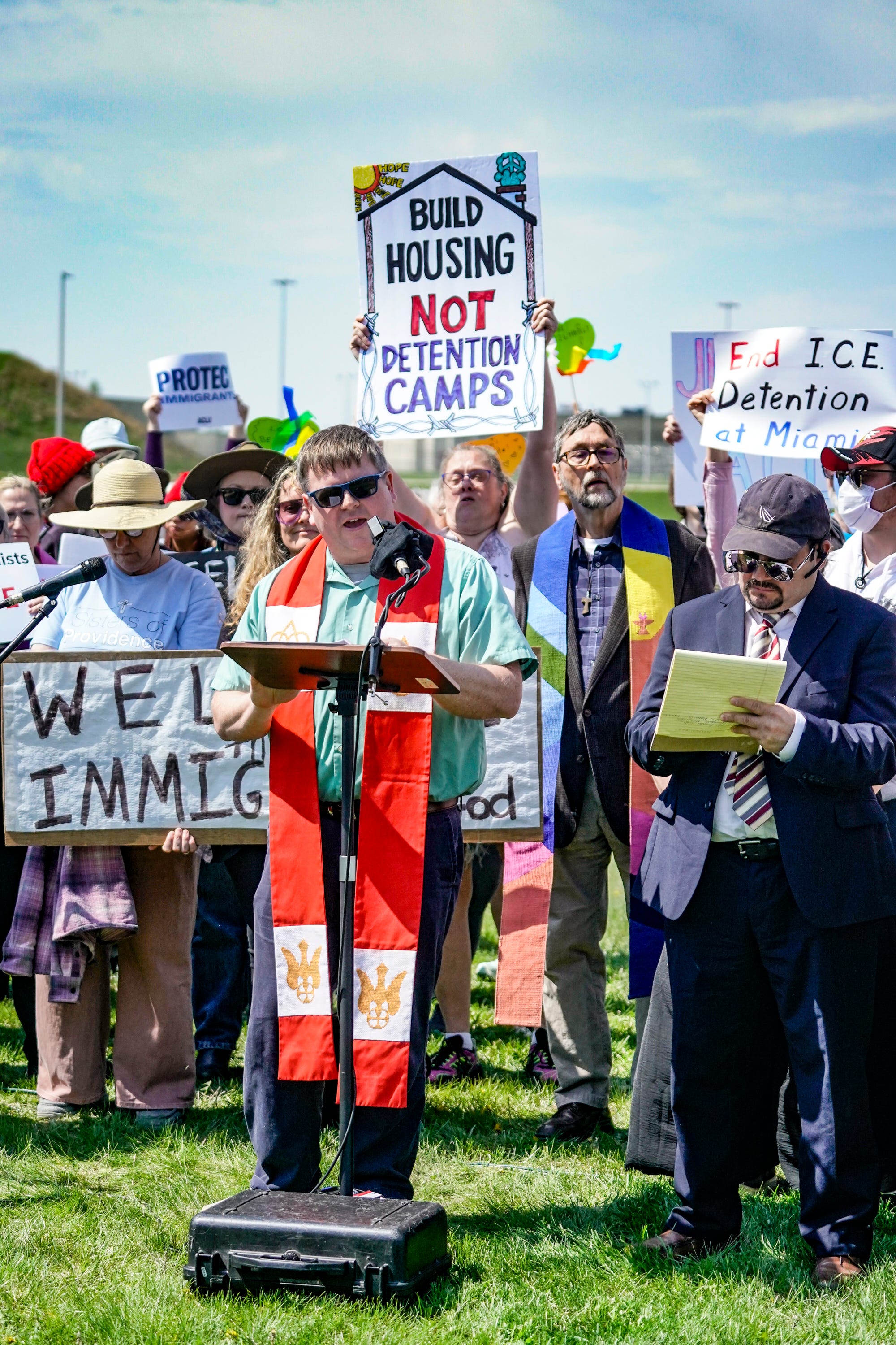 Congressman calls for investigation of Indiana ICE detainee deaths