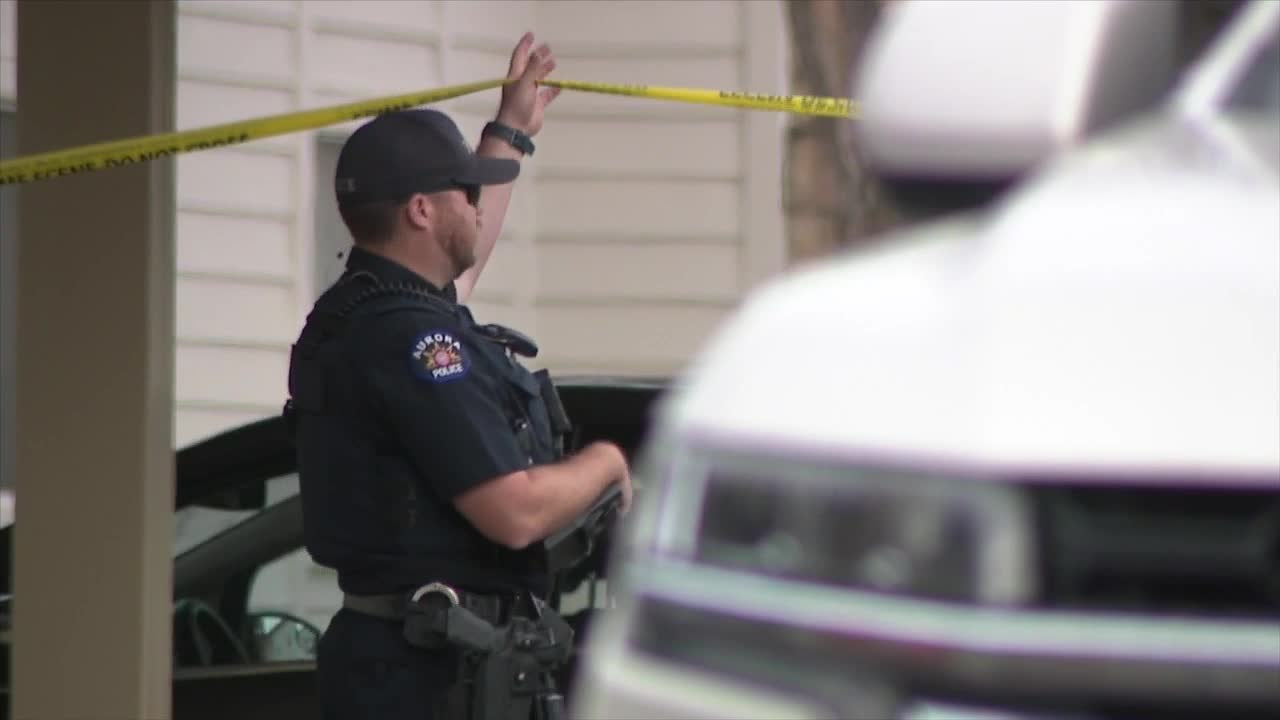 Aurora officer seriously injured in stabbing, suspect dead after being ...