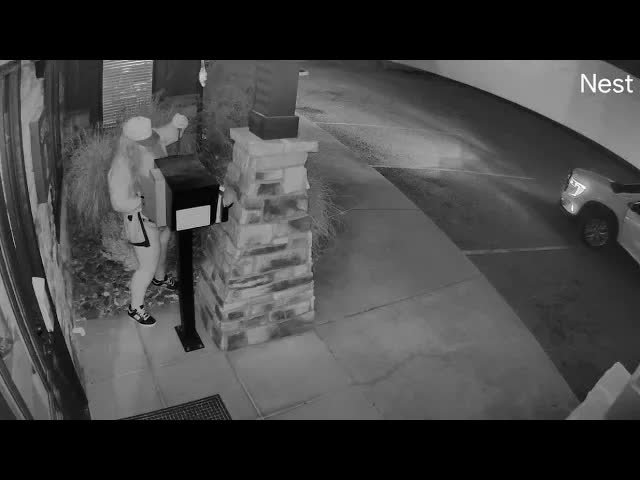 Video shows suspect use crowbar to steal checks from Clemson business
