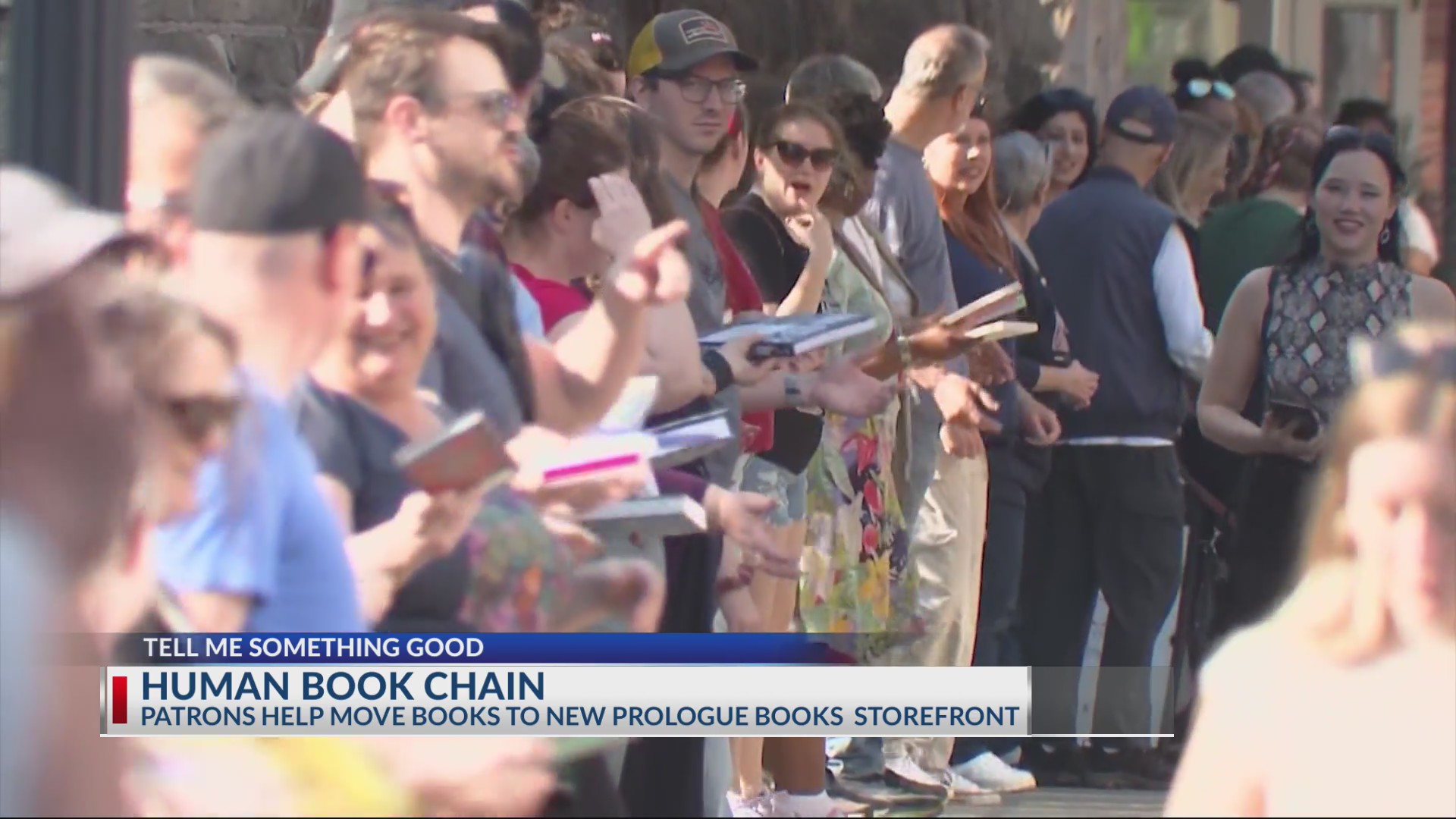 Short North book store moves inventory with human chain