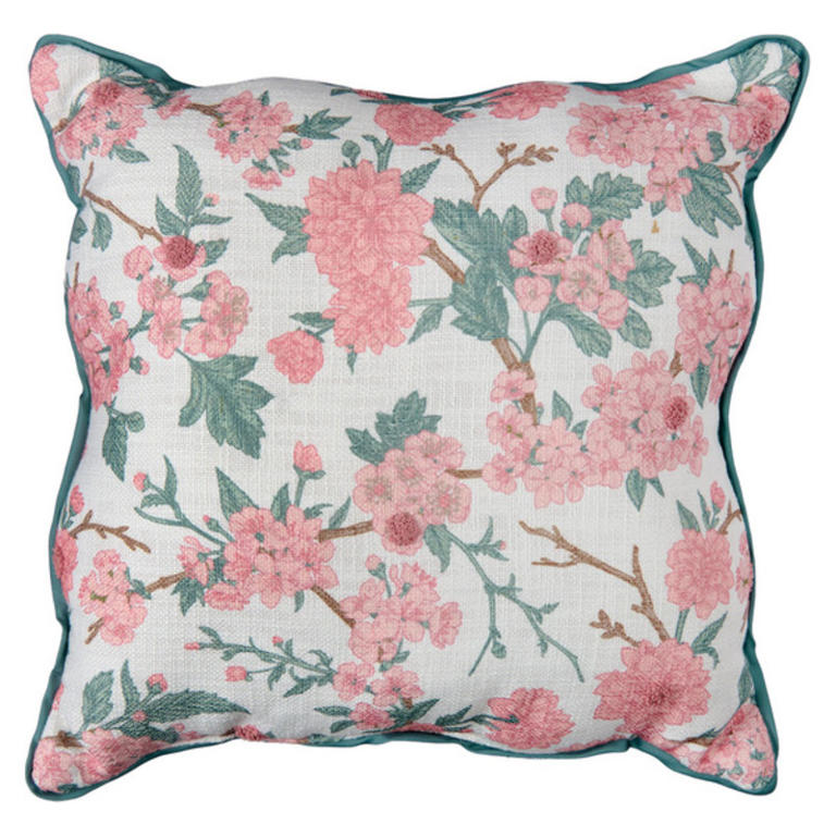 Aldi's $13 scalloped-edge floral throw pillow offers affordable decor ...
