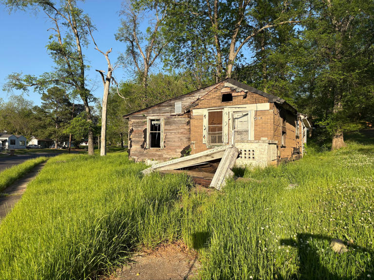 New Alabama law targets Birmingham’s vacant properties with registry, fees