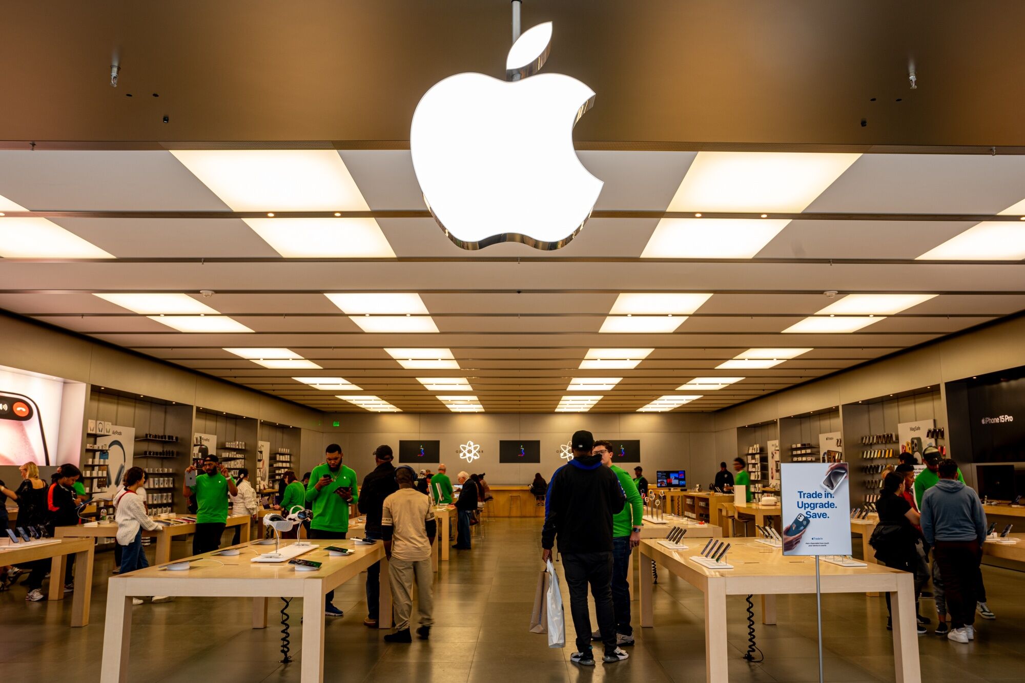 Apple will close its first unionized retail location in the US<br><br>