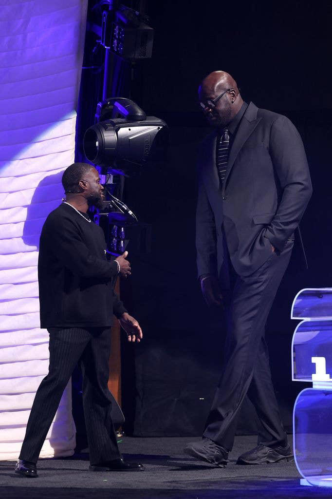 Kevin Hart leaves fans doing a double take as he steps out with ...