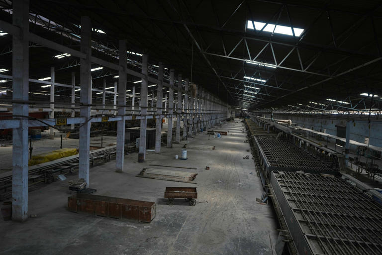 Photos from a ceramic tile manufacturing hub in India left cold and ...