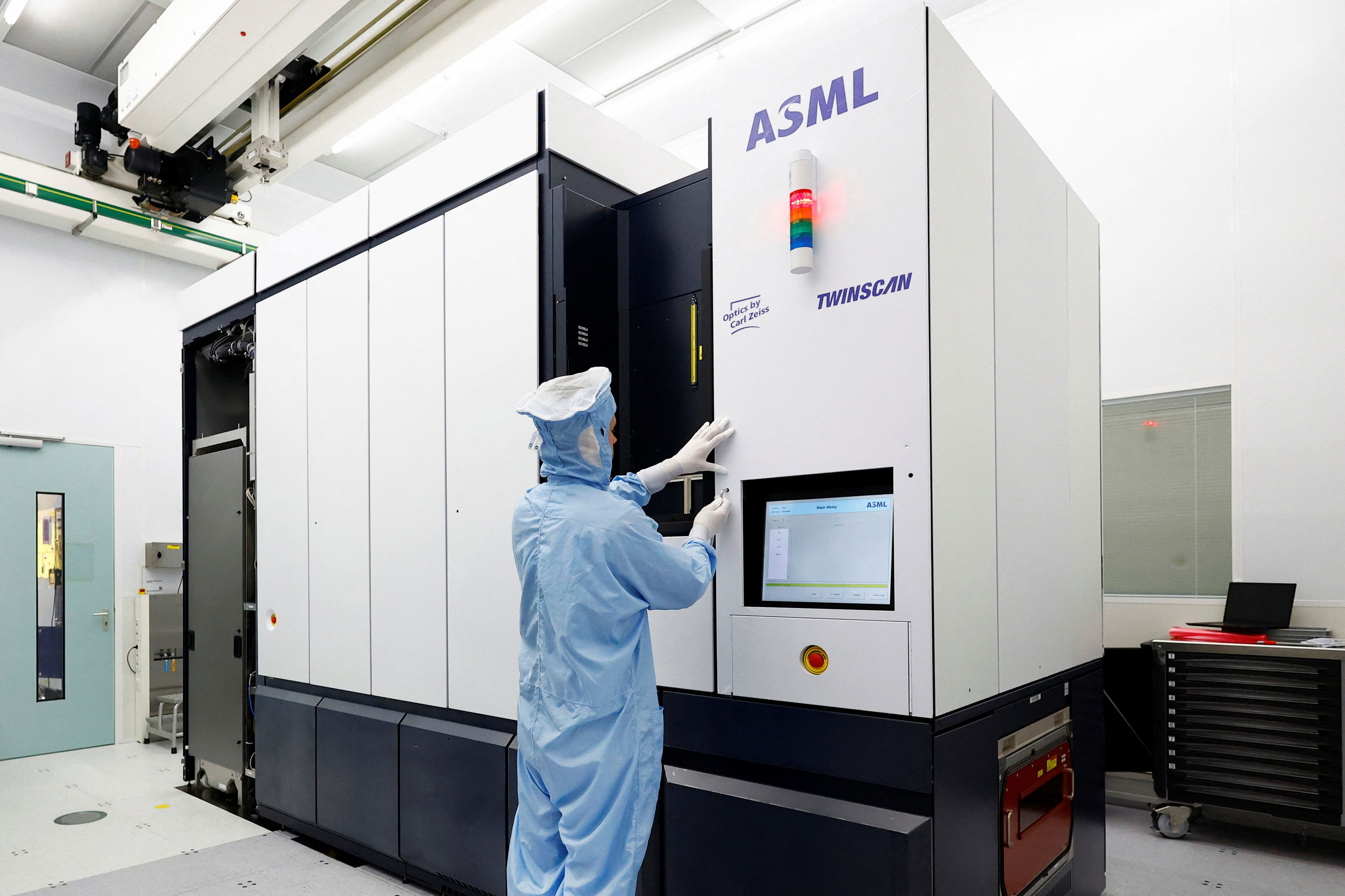 US bill blocks all semiconductor equipment exports to China