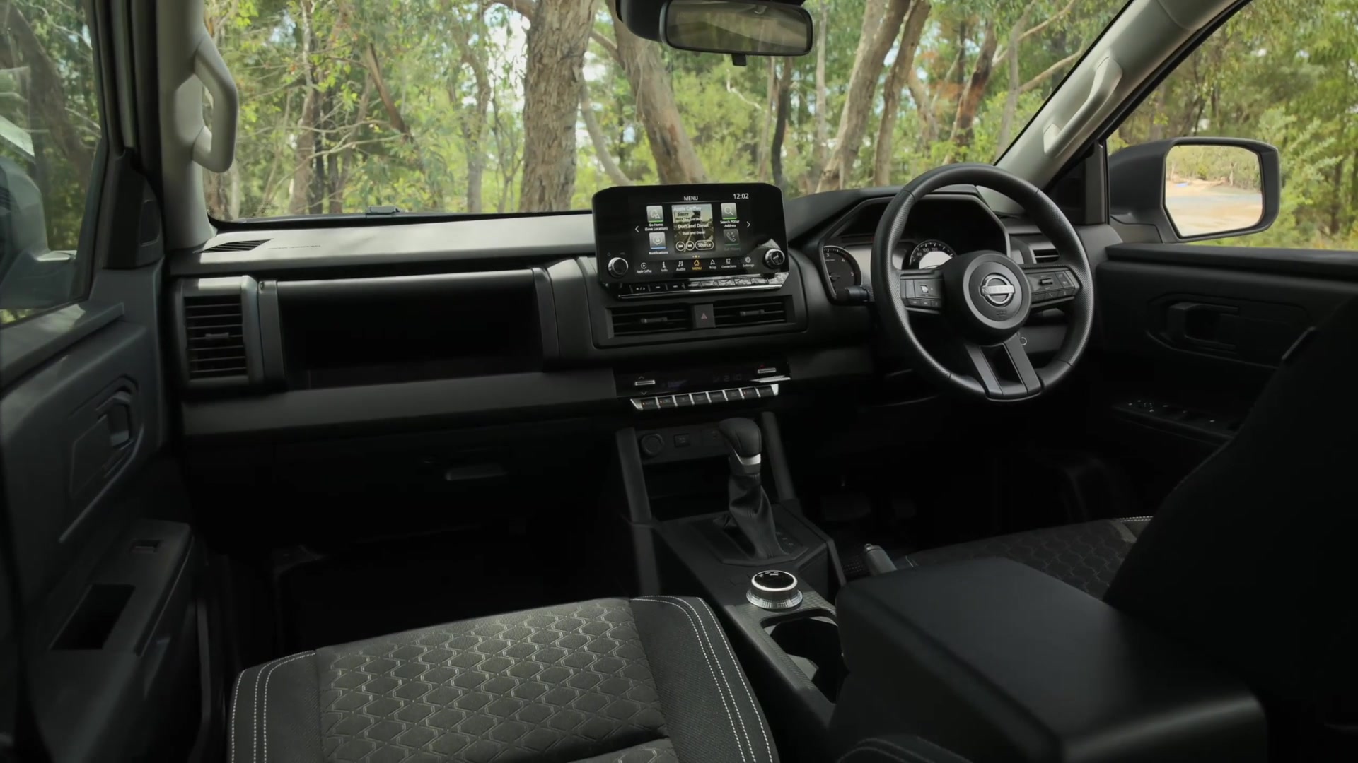 2026 Nissan Navara SL interior design