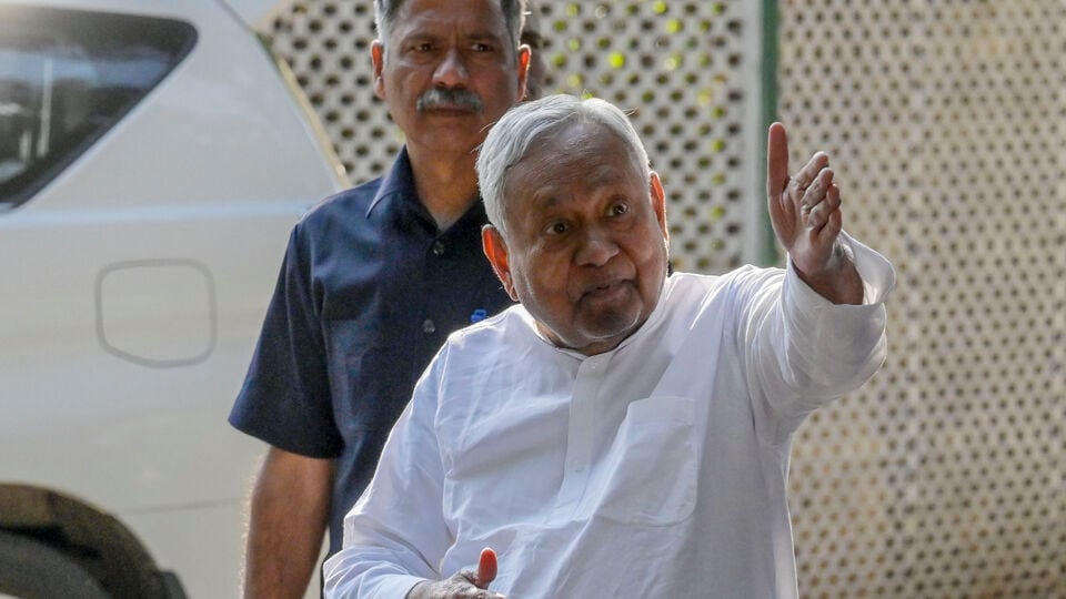 Nitish Kumar takes oath as Rajya Sabha member, Bihar likely to get a ...