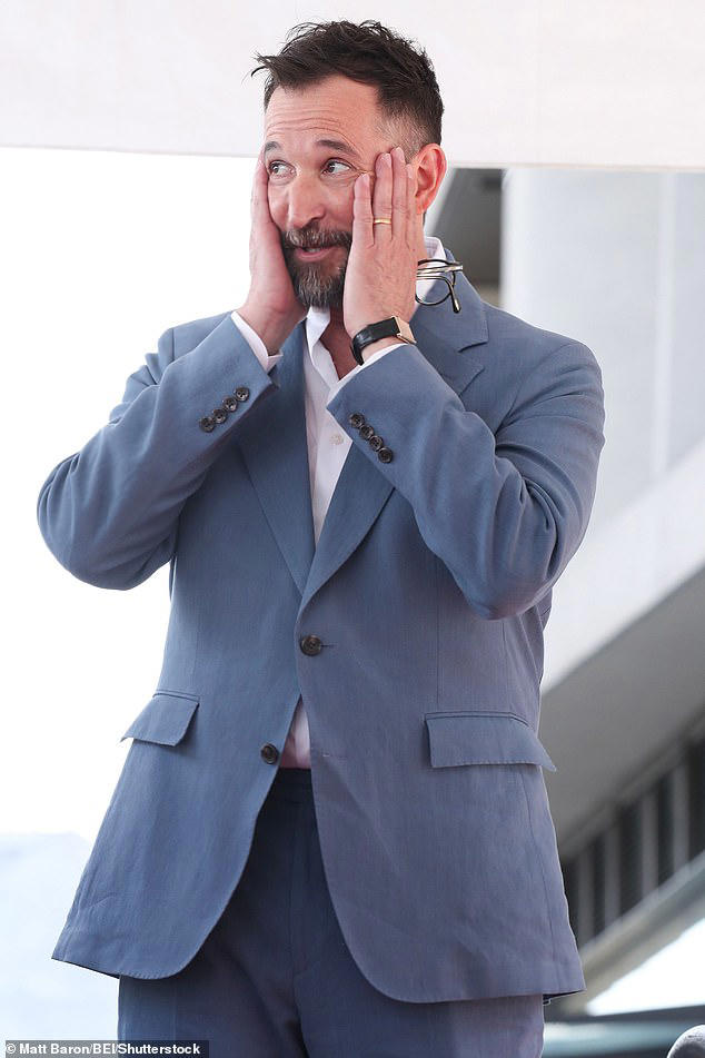 The Pitt star Noah Wyle poses for rare family snap with his three kids ...