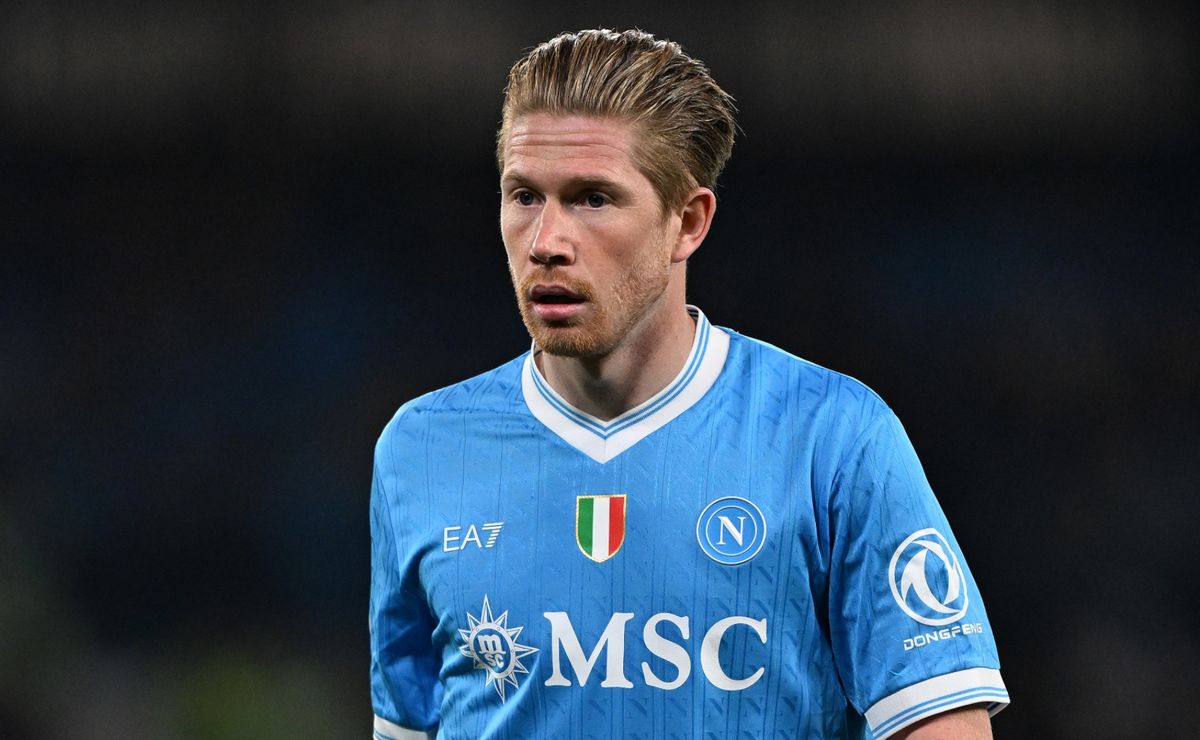 Kevin De Bruyne sigue indeciso sobre su futuro en el Napoli tras los intentos previos de la MLS por ficharlo.