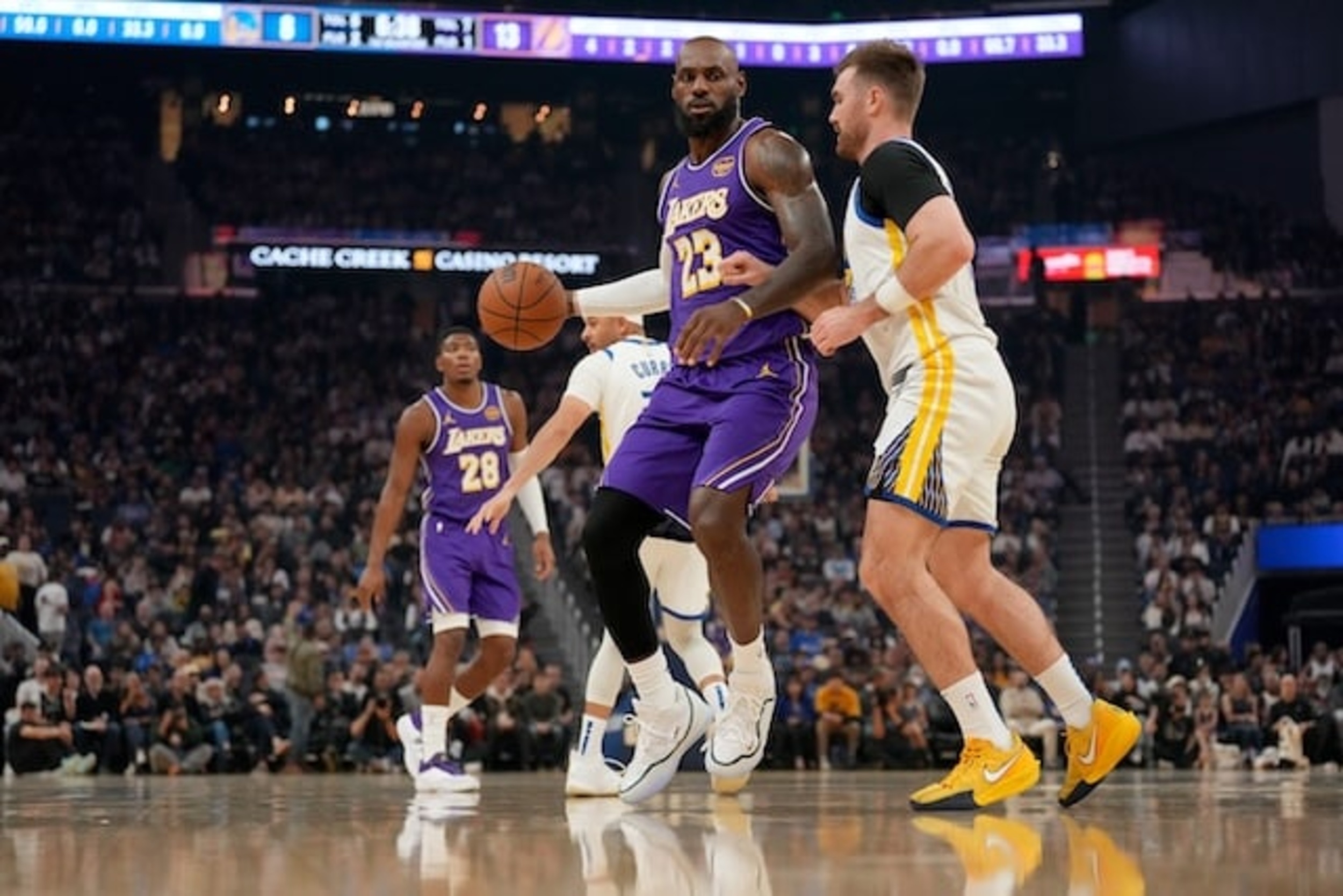 LeBron James gets Lakers back on track with win over Warriors