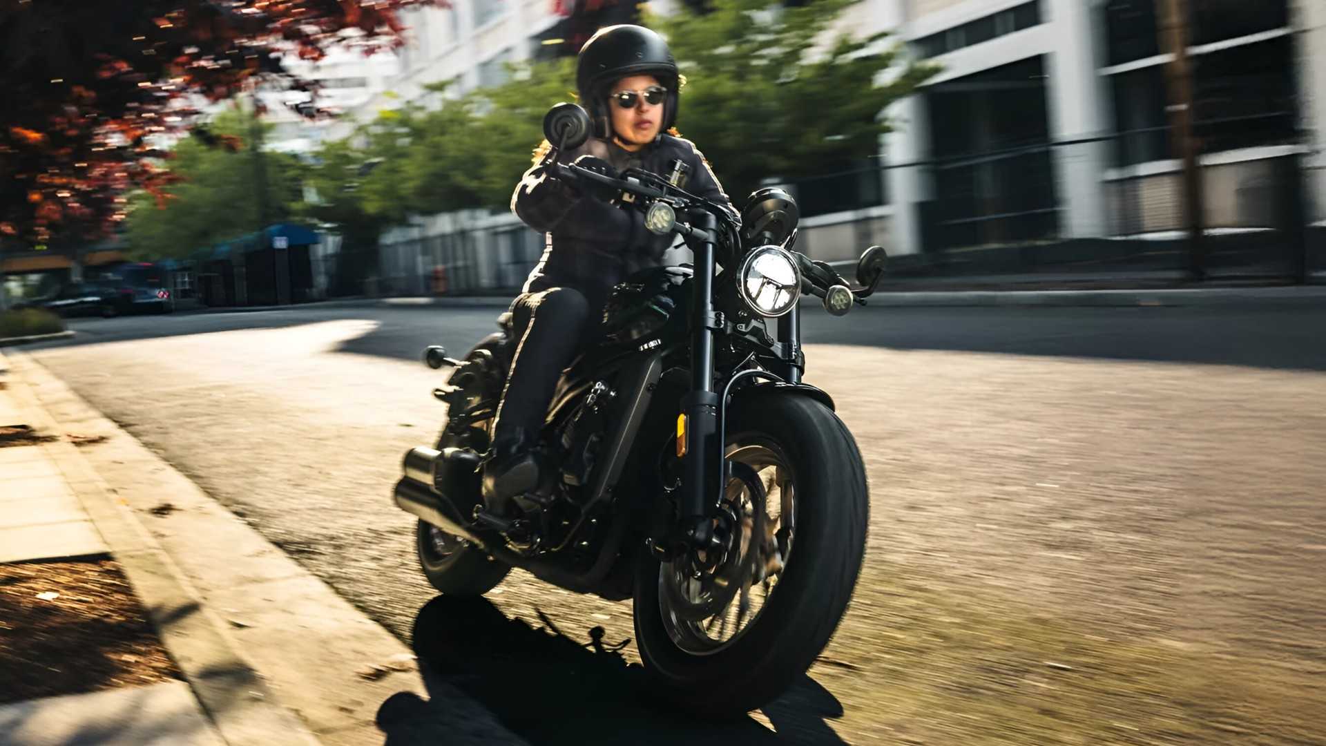 2026 CFMoto 450CL-C peppy on city roads