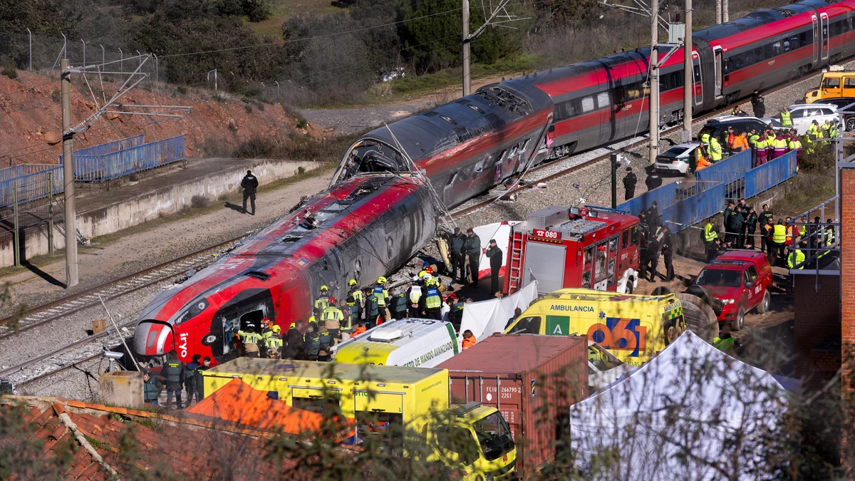 La Junta de Andalucía pide las dimisiones de los presidentes de Renfe y ...