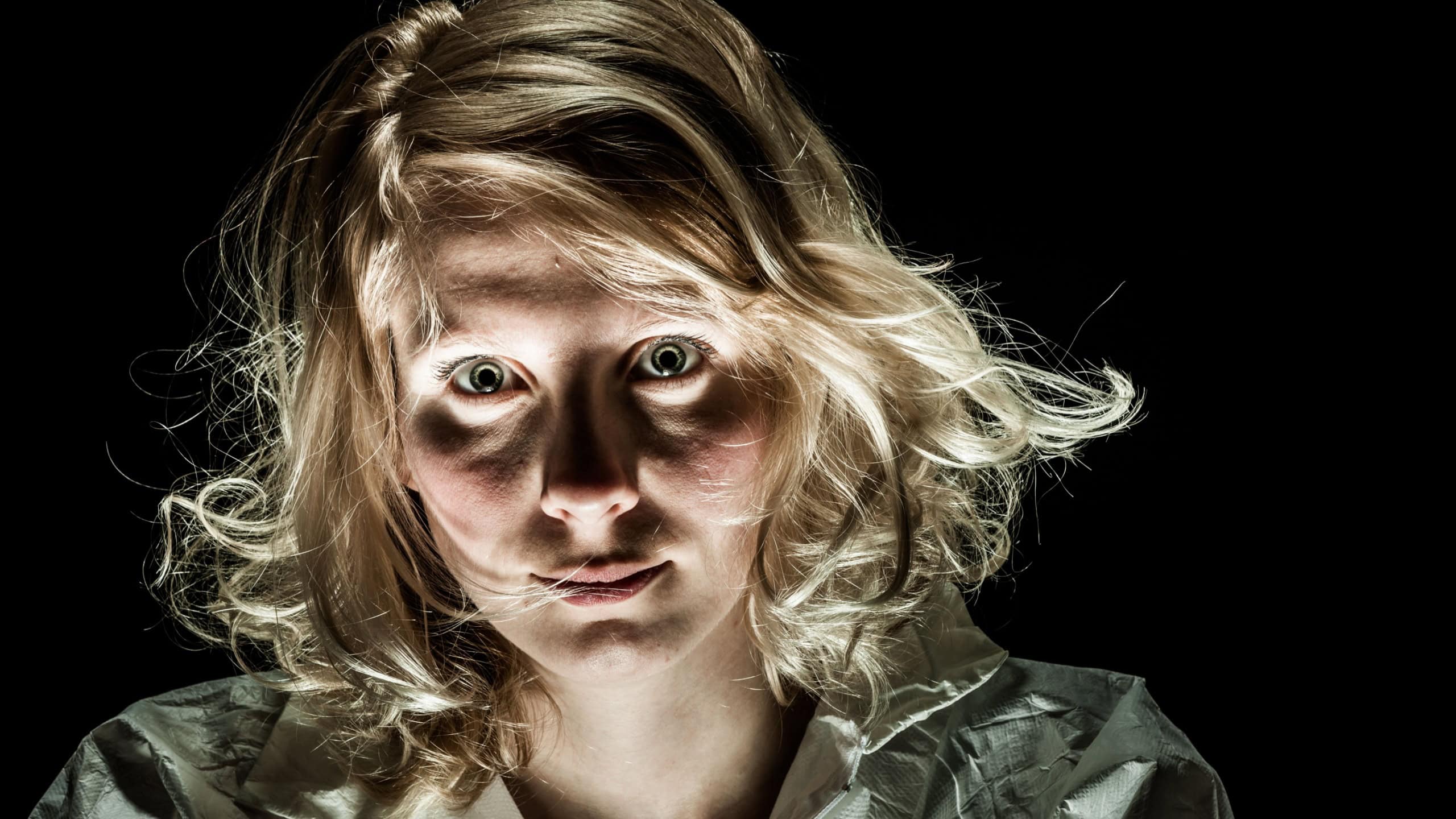 How to recognize a female psychopath: 10 key signs