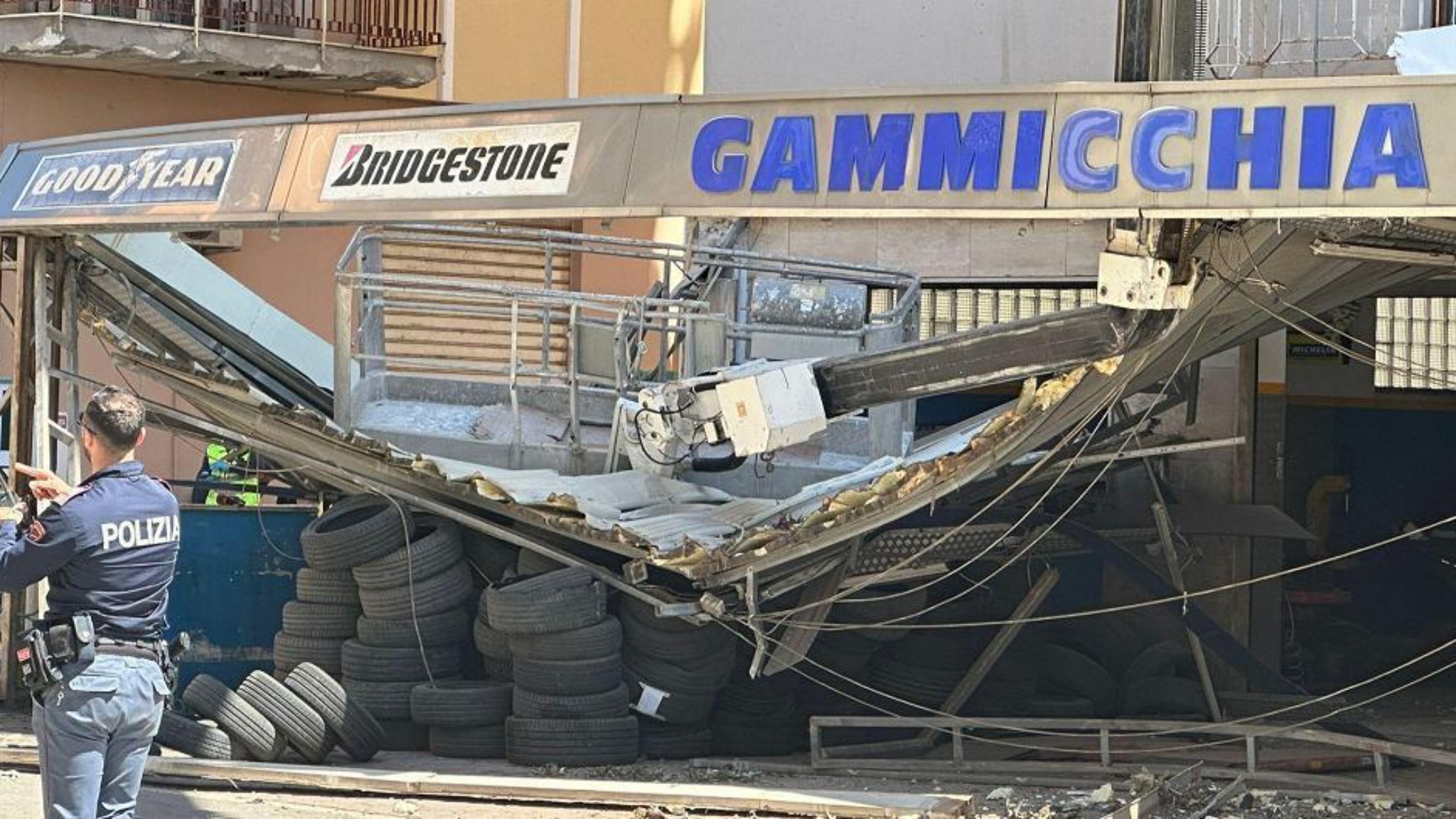 Incidente sul lavoro a Palermo, lavoravano in nero i due operai morti ...