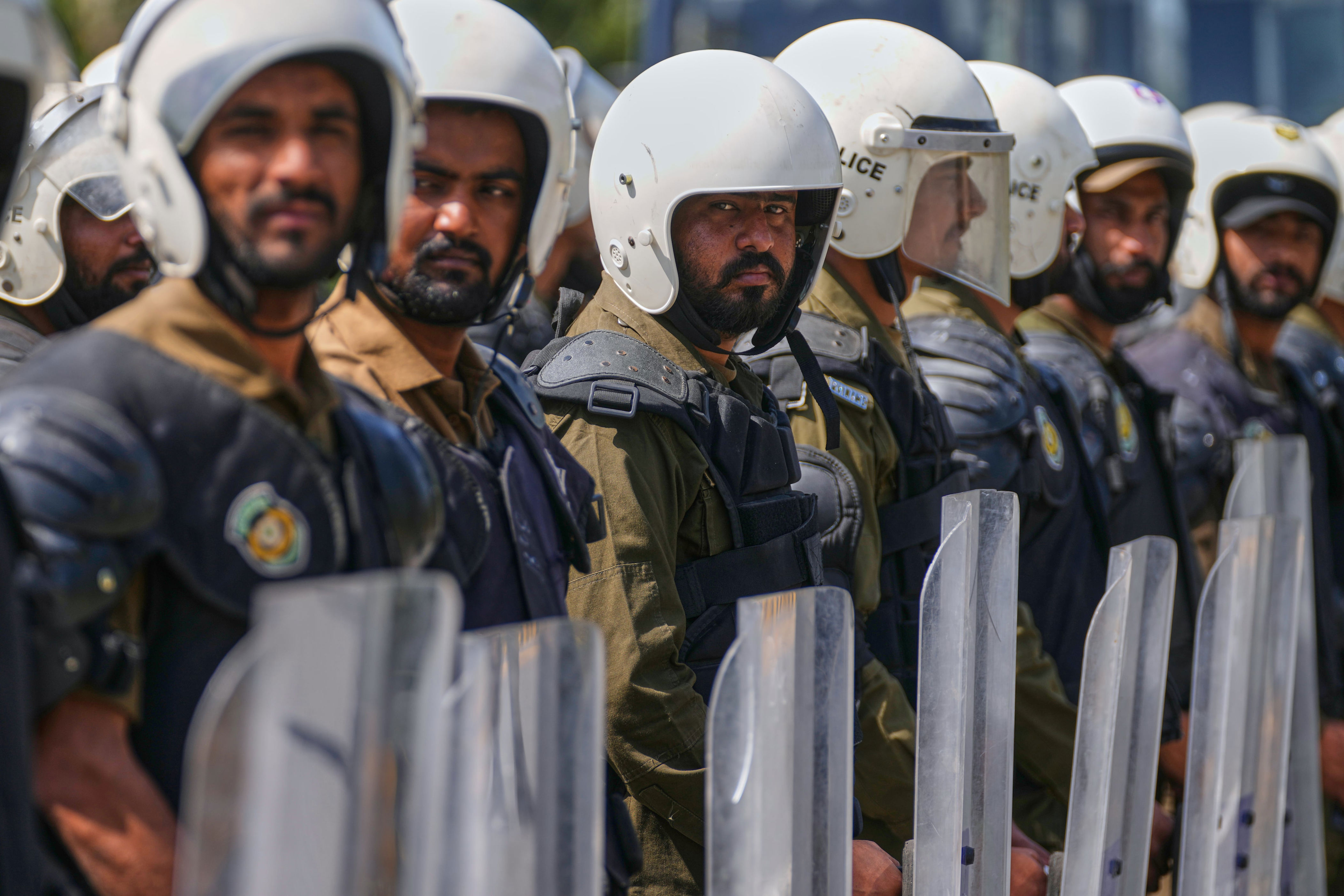Pakistan fortifies Islamabad with 10,000 troops ahead of US.-Iran talks