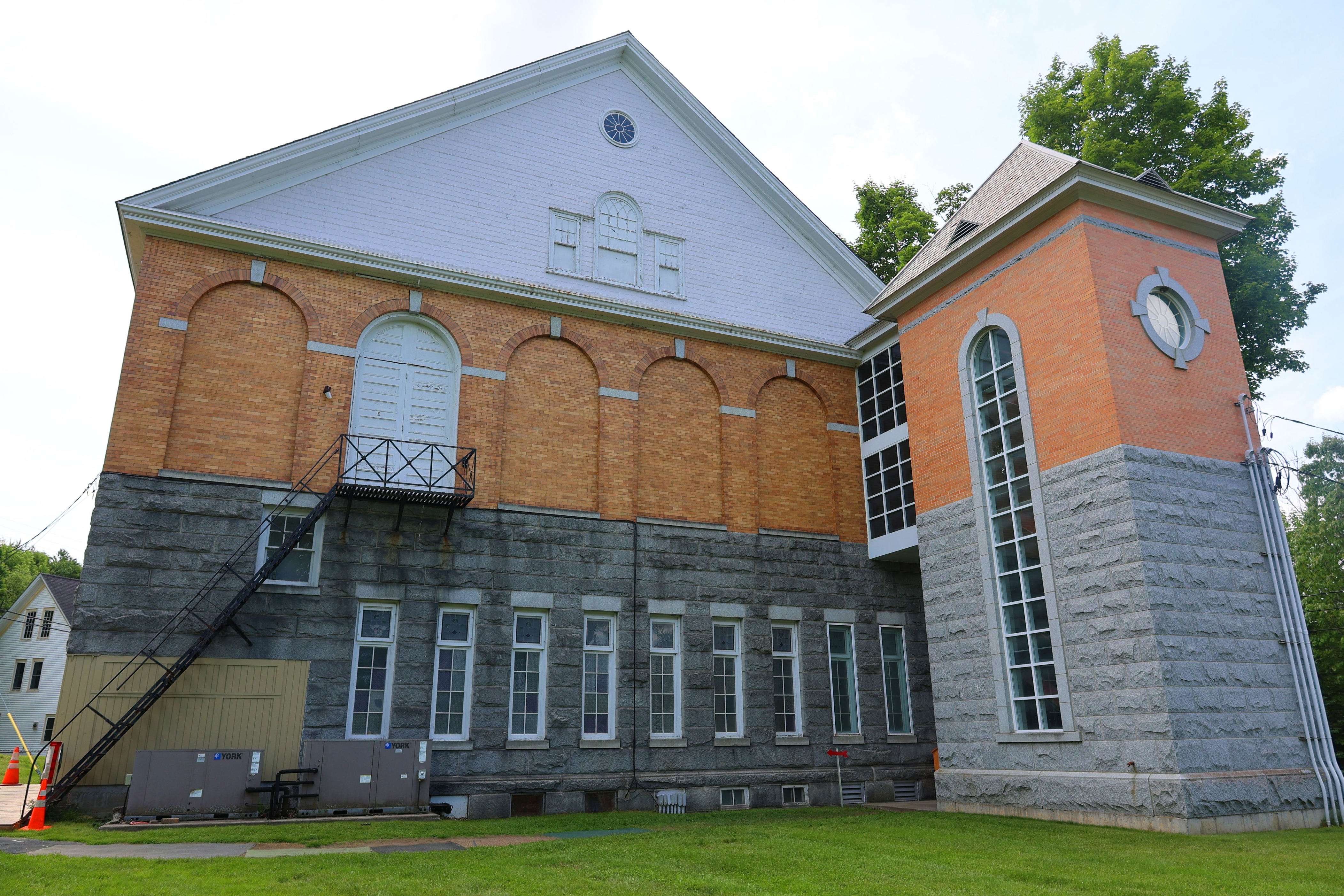 Canadians have mixed reactions as new $600,000 door emerges at library ...