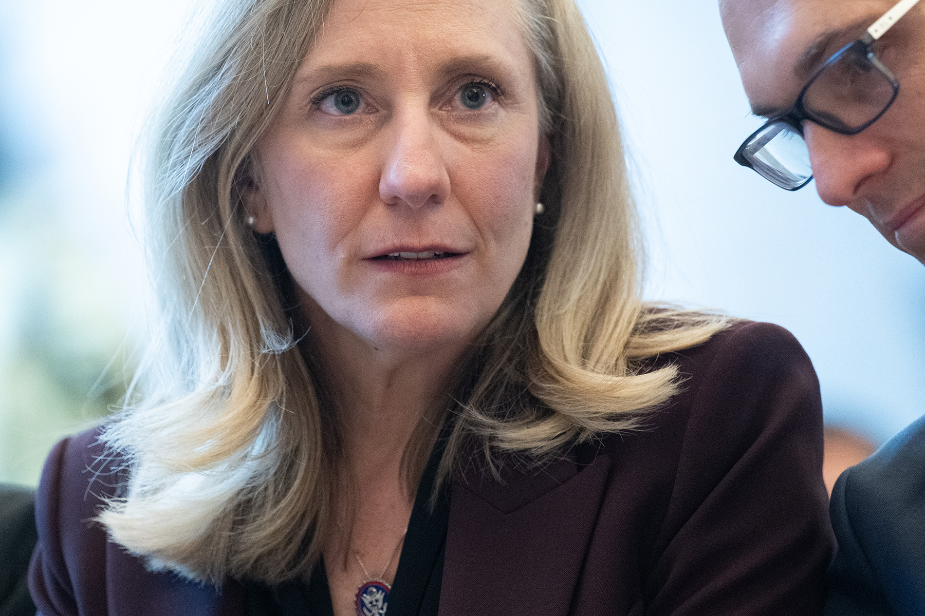 Spanberger inks bill banning assault weapons and high-capacity magazines<br><br>