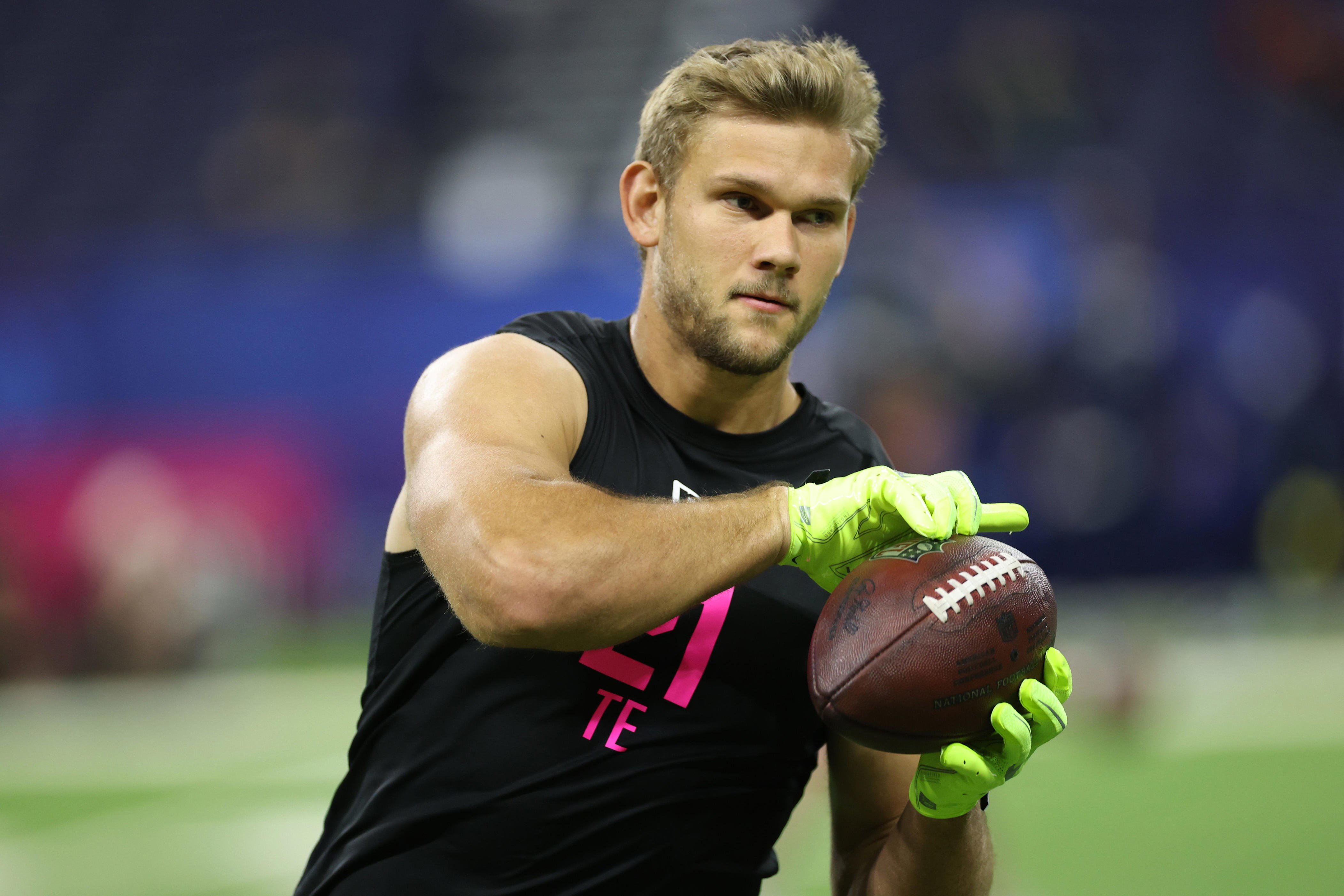 Stanford TE Sam Roush slated to attend Titans local pro day