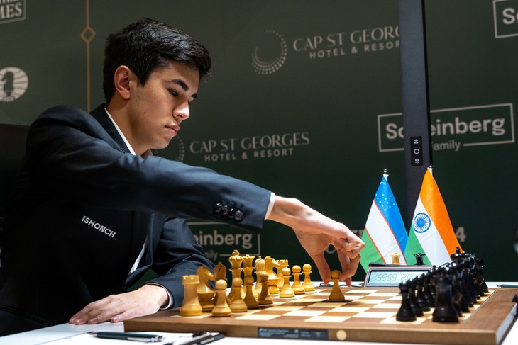 Vượt mặt Carlsen, kỳ thủ trẻ Sindarov thiết lập kỳ tích vô tiền khoáng hậu