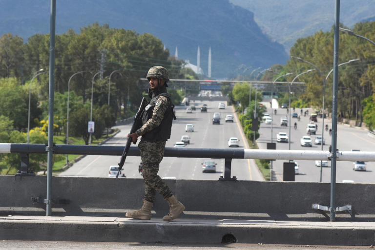 Pakistan fortifies Islamabad with 10,000 troops ahead of US.-Iran talks