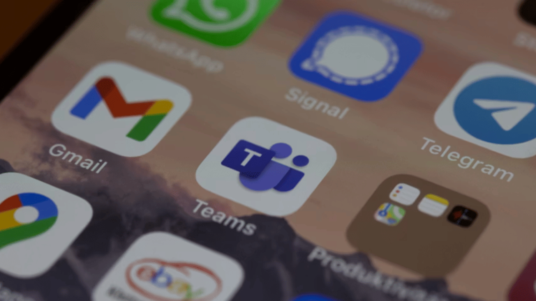FBI can read deleted Signal messages on iPhone—here’s one setting to ...